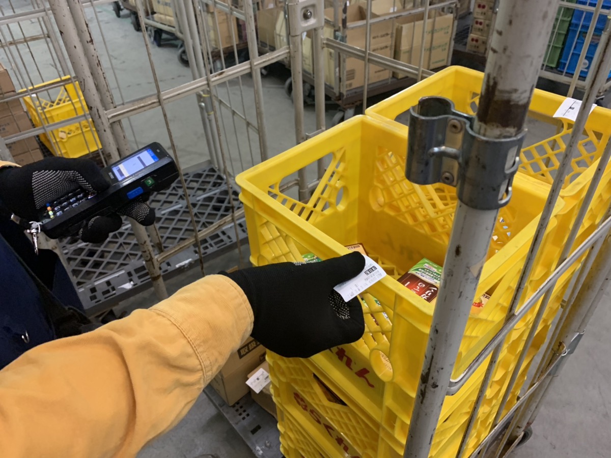 入荷した商品を検品する