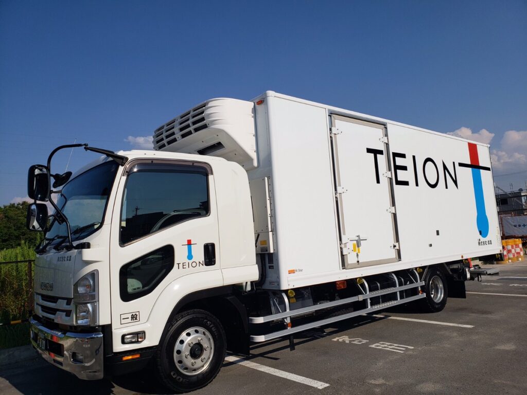 4ｔの冷蔵冷凍車